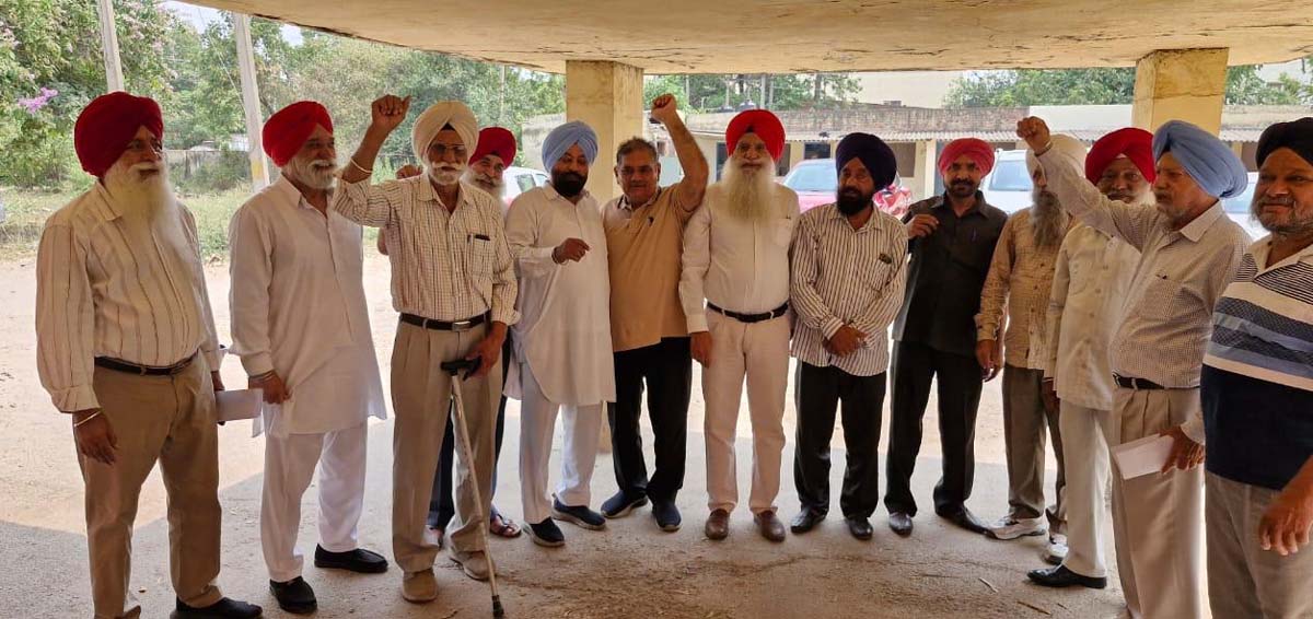 ਸੈਕਟਰ-67 ਵਿਖੇ ਅੱਤ ਦੀ ਗਰਮੀ ਵਿੱਚ ਬਿਜਲੀ ਸੰਕਟ ਗਹਿਰਾਉਣ ਕਾਰਨ ਮਚੀ ਹਾਹਾਕਾਰ